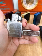 Bật lửa, hộp quẹt Zippo USA, Màu Trắng Bạc Loại Trơn Bóng, Vỏ bằng đồng ruột thép không gỉ có tem đỏ
