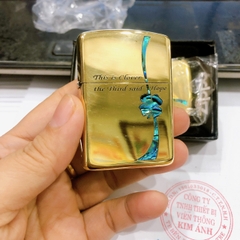 Bật lửa, hộp quẹt Zippo Armor vỏ dầy khắc ăn mòn cẩn xà cừ hình cỏ ba lá may mắn, Vỏ đồng có tem đỏ