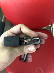 ZIPPO ĐEN BỤI CỎ BỐN LÁ MAY MẮN MAIN, VỎ BẰNG ĐỒNG RUỘT THÉP KHÔNG GỈ