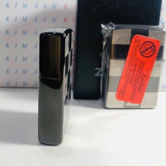 Hộp quẹt, bật lửa ZIPPO màu đen kẻ Caro, Kim Ánh nhập hàng cao cấp vỏ bằng đồng có dán tem đỏ