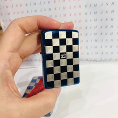 Hộp quẹt, bật lửa ZIPPO chủ đề Xanh kẻ Caro, Kim Ánh nhập hàng cao cấp vỏ bằng đồng có dán tem đỏ