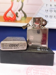Bật Lửa Zippo SÓI GẤM LOẠI GIẢ CỔ, Vỏ bằng đồng, ruột thép không gỉ, Có Tem Đỏ