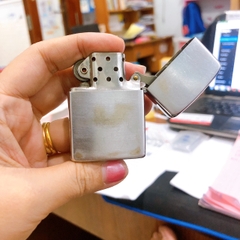 Bật lửa Zippo Mỹ, chữ xéo- mộc ngược, Khắc ăn mòn đổ sơn chủ đề Nhà Ga Xe Lửa, sản xuất 1958, Hàng chính hãng
