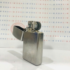Bật lửa, hộp quẹt Zippo Slim Street chrome mã 1607, cam kết hàng chính hãng có giấy nhập khẩu gửi kèm theo đơn hàng