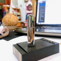 Bật lửa Zippo MỸ brush chrome khắc ăn mòn Chim đại bàng UNITED STATES OF AMERICA, mộc đáy ngược sản xuất 1994