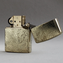 Hột quẹt, bật lửa Zippo MỸ Brass mã 204B khắc ăn mòn đổ sơn 5 mặ Long tranh Hổ đấu, Hàng chính hãng