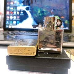 Bật lửa, hộp quẹt Zippo Armor vỏ dầy khắc ăn mòn mẫu cô gái Nhật gangster, Hàng loại 1 vỏ bằng đồng, có tem đỏ