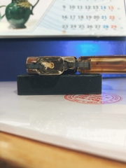 BẬT LỬA ZIPPO MỸ 204 Brushed brass, Khắc ăn mòn chủ đề Thuận Buồm Xuôi Gió, Hàng chính hãng