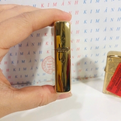 Hộp quẹt, bật lửa ZIPPO chủ bài Át Bích màu vàng, Kim Ánh nhập hàng cao cấp vỏ bằng đồng có dán tem đỏ