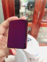 Bật Lửa, Hộp quẹt Zippo USA Màu Tím loại trơn bóng, Vỏ đồng có tem đỏ
