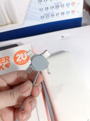 Pin sạc dự phòng SYC P317 dung lượng 10.000 mAh đi kèm với cáp sạc hỗ trợ sạc nhiều thiết bị cùng lúc