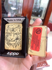 BẬT LỬA, HỘP QUẸT ZIPPO ARMOR VỎ DẦY KHẮC ĂN MÒN ĐẦU MÃNH HỔ, RUỘT TRẮNG, CÓ TEM ĐỎ