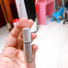 Bật lửa Zippo lacke bạc khắc ăn mòn full nắp tướng Mac Arthur, sản xuất 1994