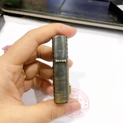 Bật lửa Zippo Mỹ gõ búa viền cạnh, eblem Marlboro, chất liệu đồng nguyên chất, Hàng chính hãng