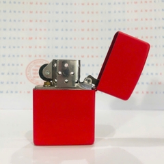 Hộp quẹt Zippo Brass MỸ chủ đề chủ đề Chai Xăn g Zippo, hàng chính hãng có giấy nhập khẩu gửi kèm theo đơn hàng