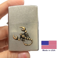 Bật lửa Zippo Mỹ  regular street chrome Eblem Bò Cạp Solid Brass đồng nguyên chất, Hàng chính hãng