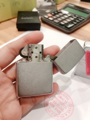 Bật Lửa, hộp quẹt Zippo chủ đề Hổ Bạc Nhám Satin , Vỏ bằng đồng có tem đỏ