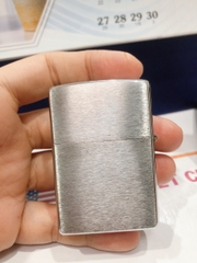 Bật lửa Zippo Mỹ chrome brushed khắc ăn mòn WIND PROOF LIGHTER SINCE 1932, Hàng chính hãng