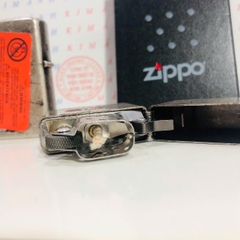 Bật lửa, hộp quẹt ZIPPO chủ đề Tề Thiên giả cổ, Kim Ánh nhập hàng cao cấp vỏ bằng đồng có dán tem đỏ