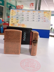 Bật Lửa Zippo Màu Đỏ Copper Loại Giả Cổ Có tem đỏ