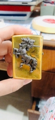 Eblem trang trí Zippo chủ đề Ngựa 1 Sừng chất liệu hợp kim nhôm, hàng chuẩn zin nhập Mỹ