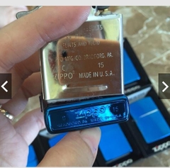 Bật lửa Zippo sapphire loại trơn bóng in Logo, Vỏ đồng có tem đỏ