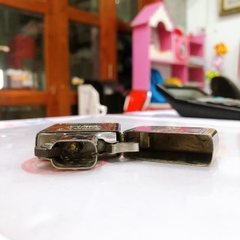 Bật lửa Zippo Mỹ Lacke Bạc khắc ăn mòn 2 mặt GIANTS SPIRIT OF TRADITION, bản giới hạn Limited No. 0740, Hàng chính hãng