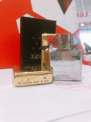 Bật lửa, Hộp quẹt Zippo, khắc chìm hình Cô Gái Gió, bản chặt góc, đầu bằng đít bằng, hàng loại 1 vỏ bằng đồng có tem đỏ