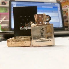 Bật lửa Zippo Mỹ Vintage Brushed Brass - đầu bằng đít bằng, Eblem Đầu Bò Solid Brass đồng nguyên chất, Hàng chính hãng