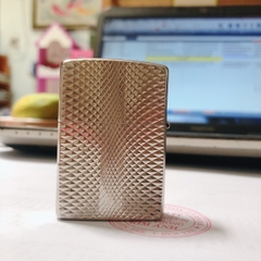 Bật lửa Zippo MỸ mạ bạch kim gõ búa 2 mặt chạm bàng mũi kim cương, Hàng chính hãng