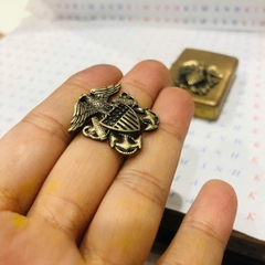 Miếng dán Eblem trang trí Zippo chủ đề U.S NaVy ( Hải Quân), chất liệu đồng thau Solid Brass, hàng chuẩn zin Mỹ