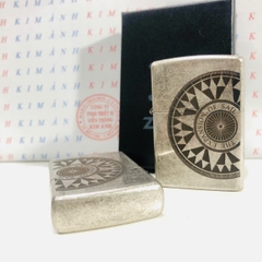 Bật lửa, hộp quẹt ZIPPO chủ đề La Bàn giả cổ, Kim Ánh nhập hàng cao cấp vỏ bằng đồng có dán tem đỏ