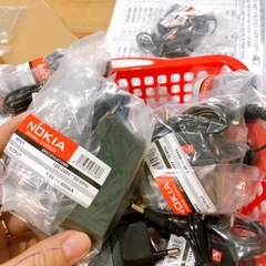 Sạc điện thoại Nokia tem đỏ chuôi to / chuôi 6100 Zin máy bảo hành 6 tháng