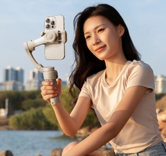 Tay Cầm Chống Rung Mini RTAKO Three-Axis Gimbal Stabilizer (3600mAh)