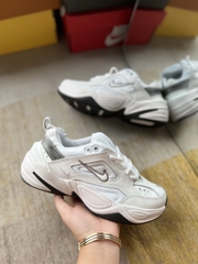 m2k trắng đen