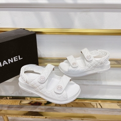 sandal chanel trắng