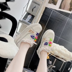 LV maxi trắng charm