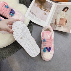 LV maxi hồng charm