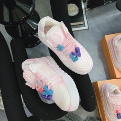 LV maxi hồng charm