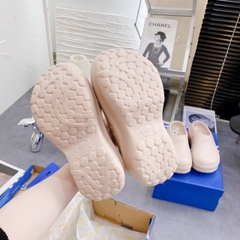 sục adidas nâu be