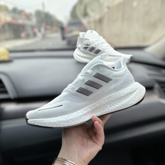 PUREBOOST TRẮNG