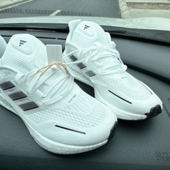 PUREBOOST TRẮNG