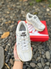 nike vomero5 xám trắng