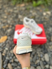 nike vomero5 xám trắng
