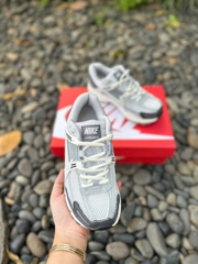 nike vomero5 xám đen