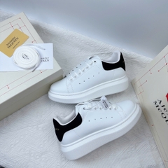 MCQUEEN đen sc