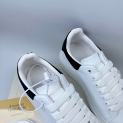 MCQUEEN đen sc