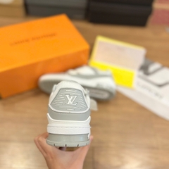 LV trainer xám