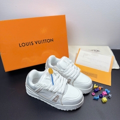 LV charm trắng kem