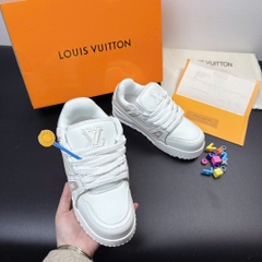 LV charm trắng kem
